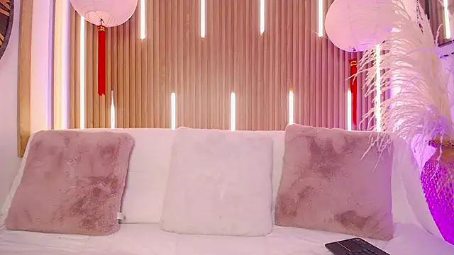 MylaDreams online show from January 7, 4:06 am