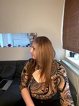 Snapshot of Katherine_Leyla chatting on November 27, 9:43 am Katherine Leyla online show from November 27, 9:43 am