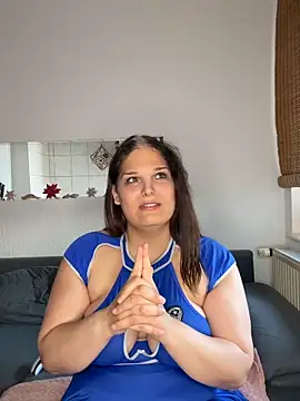 Katherine Leyla online show from June 20, 6:24 pm