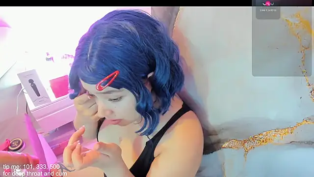 hinata dolly online show from November 19, 10:15 am