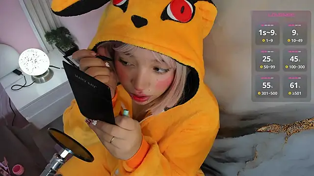 hinata dolly online show from October 25, 8:13 am