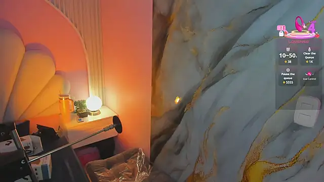 hinata dolly online show from April 3, 11:05 am