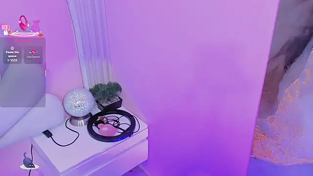 hinata dolly online show from January 8, 11:05 am