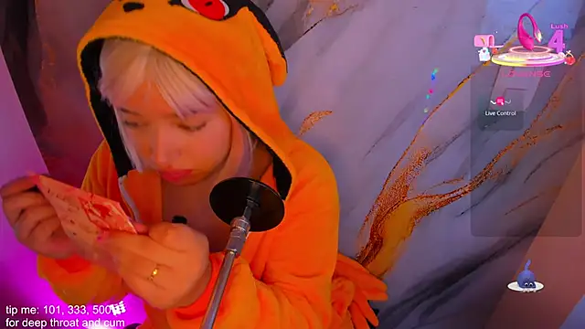 hinata dolly online show from December 4, 8:57 am