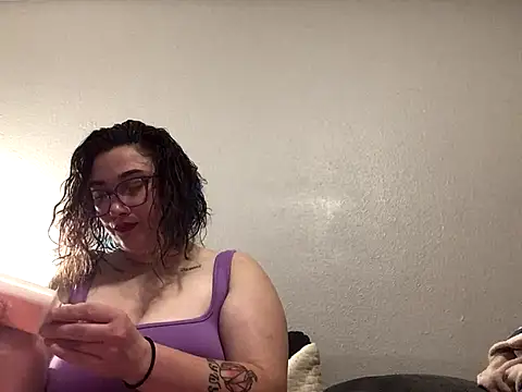 paigeycakes online show from October 25, 3:17 am