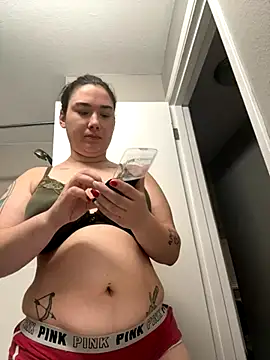 paigeycakes online show from December 5, 4:38 pm