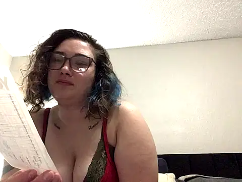 paigeycakes online show from November 16, 3:33 am