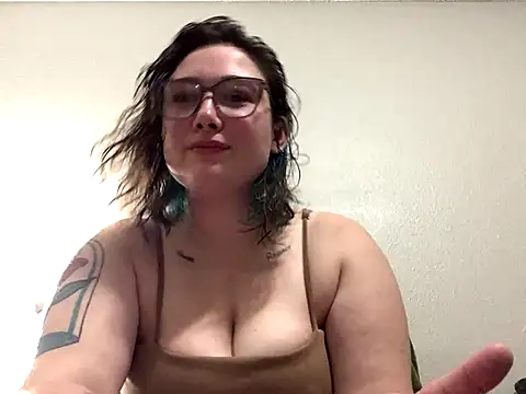paigeycakes online show from October 29, 2:43 am