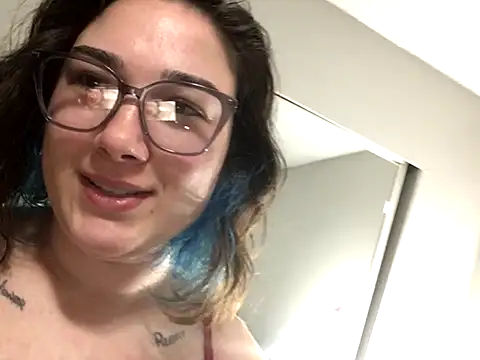 paigeycakes online show from October 14, 12:50 pm