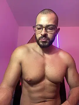 magnumchris online show from April 2, 11:28 am