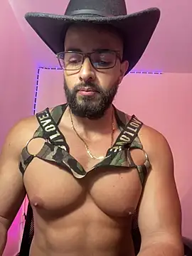 Snapshot of magnumchris chatting on June 24, 2:04 pm magnumchris online show from June 24, 2:04 pm