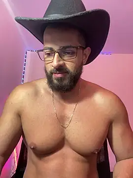 Snapshot of magnumchris chatting on July 2, 9:21 pm magnumchris online show from July 2, 9:21 pm