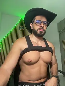 magnumchris online show from February 10, 4:22 am