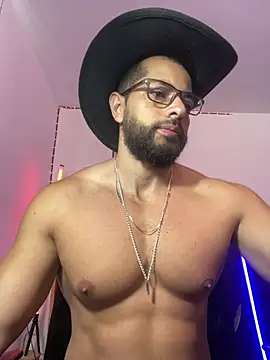 Snapshot of magnumchris chatting on June 15, 4:39 pm magnumchris online show from June 15, 4:39 pm