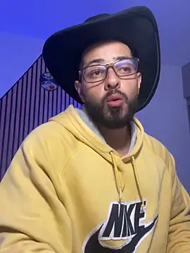 magnumchris online show from February 3, 10:48 pm