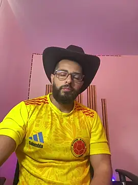 Snapshot of magnumchris chatting on July 3, 1:17 pm magnumchris online show from July 3, 1:17 pm