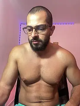 Snapshot of magnumchris chatting on July 17, 3:42 pm magnumchris online show from July 17, 3:42 pm