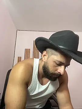 Snapshot of magnumchris chatting on June 9, 7:26 pm magnumchris online show from June 9, 7:26 pm