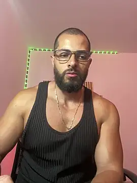 Snapshot of magnumchris chatting on July 16, 8:17 pm magnumchris online show from July 16, 8:17 pm