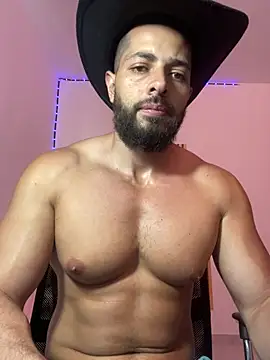 Snapshot of magnumchris chatting on July 10, 7:14 pm magnumchris online show from July 10, 7:14 pm