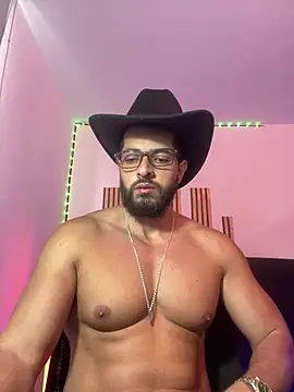 Snapshot of magnumchris chatting on June 19, 2:45 pm magnumchris online show from June 19, 2:45 pm