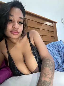 hillarymoreninha online show from March 24, 3:56 pm