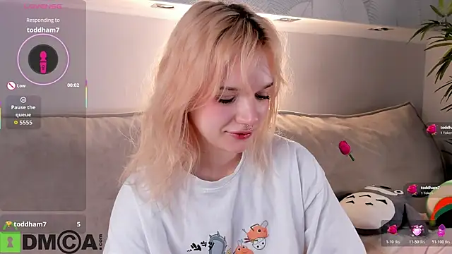 Molly Platt online show from March 18, 9:12 am