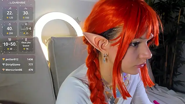 Molly Platt online show from December 1, 9:26 pm