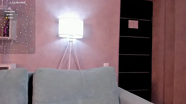 Molly Platt online show from October 28, 9:30 am