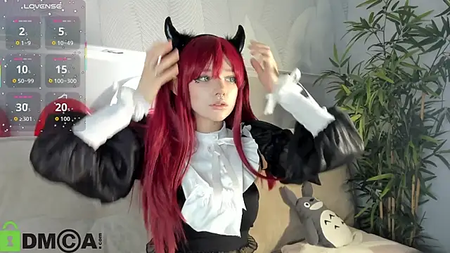 Snapshot of Molly_Platt chatting on February 12, 9:31 am Molly Platt online show from February 12, 9:31 am