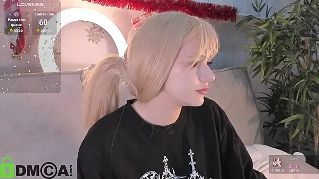 Snapshot of Molly_Platt chatting on January 14, 9:35 am Molly Platt online show from January 14, 9:35 am