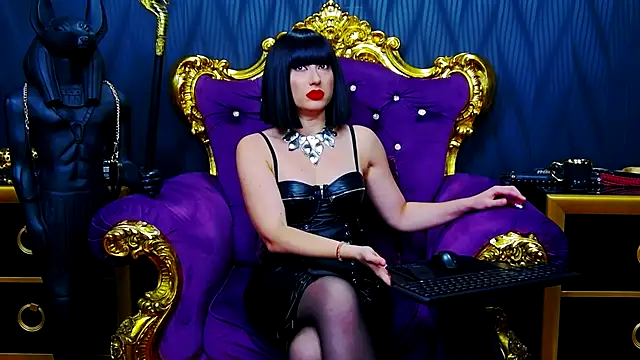 Snapshot of LaraMaeve chatting on October 30, 5:39 am LaraMaeve online show from October 30, 5:39 am