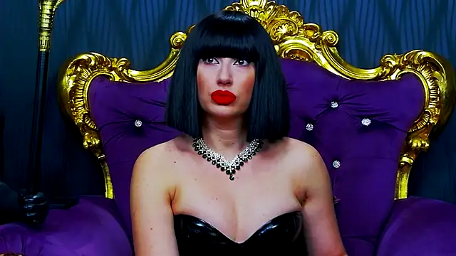 Snapshot of LaraMaeve chatting on December 5, 6:12 am LaraMaeve online show from December 5, 6:12 am