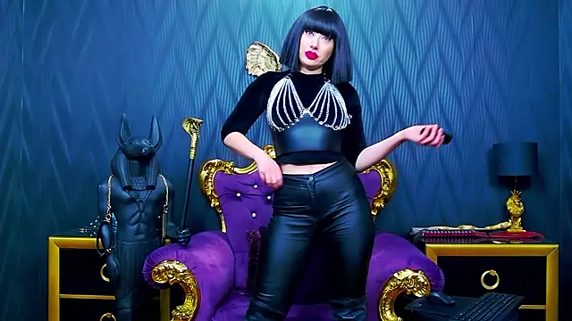 Snapshot of LaraMaeve chatting on February 9, 5:38 am LaraMaeve online show from February 9, 5:38 am