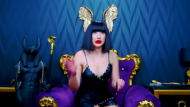 Snapshot of LaraMaeve chatting on December 14, 6:19 am LaraMaeve online show from December 14, 6:19 am