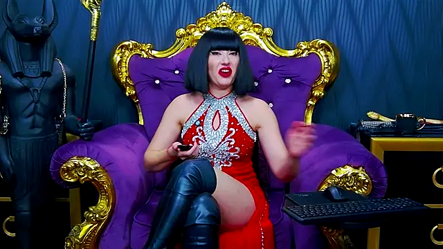 Snapshot of LaraMaeve chatting on December 23, 6:23 am LaraMaeve online show from December 23, 6:23 am