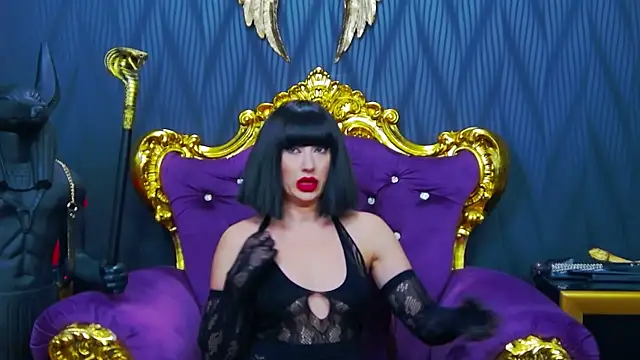 Snapshot of LaraMaeve chatting on November 12, 6:06 am LaraMaeve online show from November 12, 6:06 am