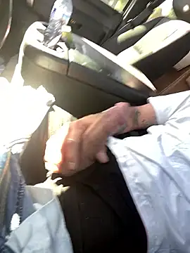 Snapshot of Lilbig_24 chatting on October 14, 3:12 pm Lilbig 24 online show from October 14, 3:12 pm