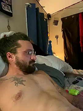 Snapshot of Lilbig_24 chatting on October 16, 3:04 am Lilbig 24 online show from October 16, 3:04 am