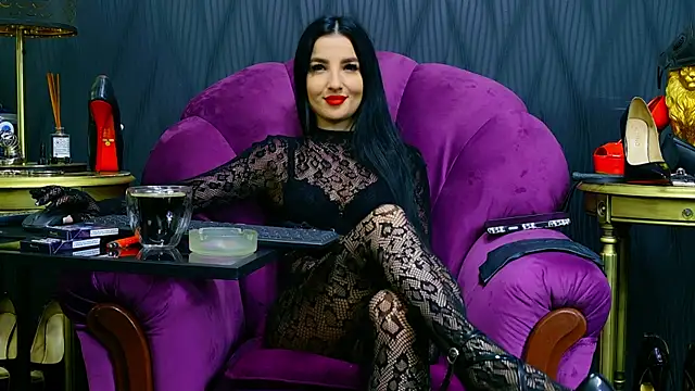 Snapshot of VivianReeve chatting on June 15, 12:16 pm VivianReeve online show from June 15, 12:16 pm