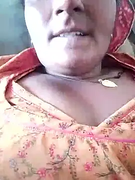 Snapshot of aunty_sumy chatting on October 9, 10:49 am aunty sumy online show from October 9, 10:49 am