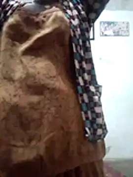 Snapshot of aunty_sumy chatting on December 4, 1:04 am aunty sumy online show from December 4, 1:04 am