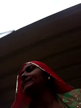 Snapshot of aunty_sumy chatting on October 30, 1:59 am aunty sumy online show from October 30, 1:59 am