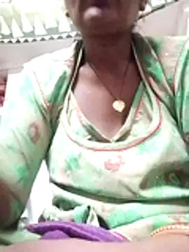 Snapshot of aunty_sumy chatting on November 29, 3:56 pm aunty sumy online show from November 29, 3:56 pm