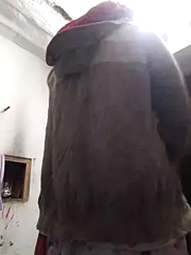 Snapshot of aunty_sumy chatting on November 18, 12:48 am aunty sumy online show from November 18, 12:48 am