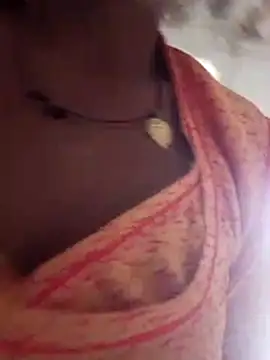 Snapshot of aunty_sumy chatting on November 28, 4:34 am aunty sumy online show from November 28, 4:34 am