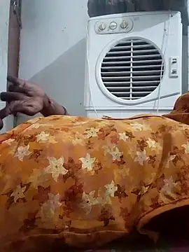 Snapshot of aunty_sumy chatting on October 30, 2:04 pm aunty sumy online show from October 30, 2:04 pm