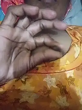 Snapshot of aunty_sumy chatting on October 31, 2:08 am aunty sumy online show from October 31, 2:08 am