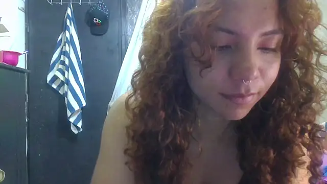 Snapshot of VioletV chatting on July 18, 1:47 am VioletV online show from July 18, 1:47 am
