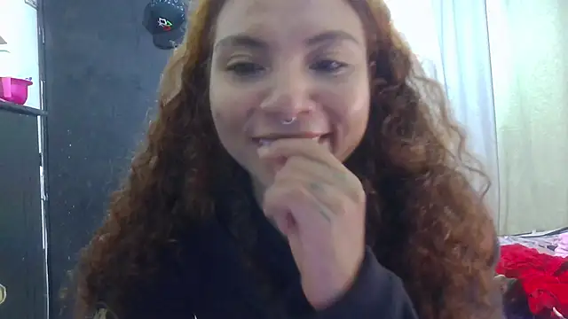 Snapshot of VioletV chatting on July 17, 2:20 am VioletV online show from July 17, 2:20 am